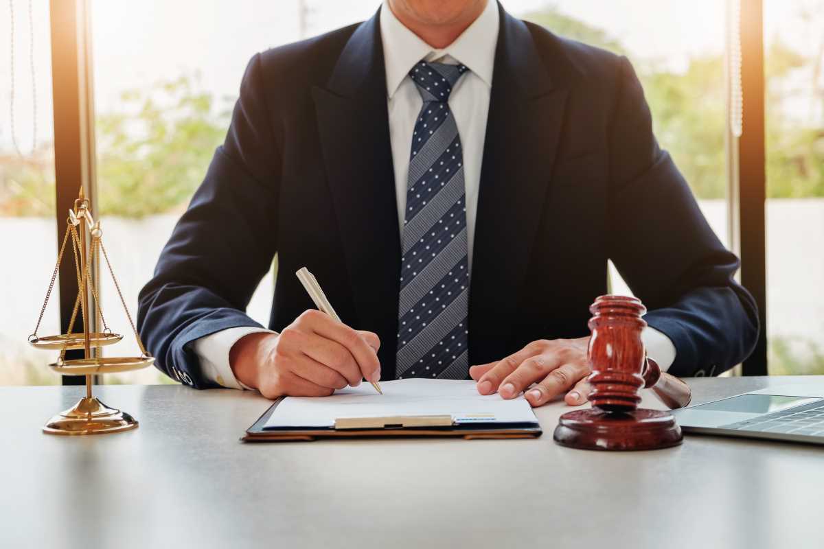5 Proven Steps to Build Executive Presence in the Legal Sector