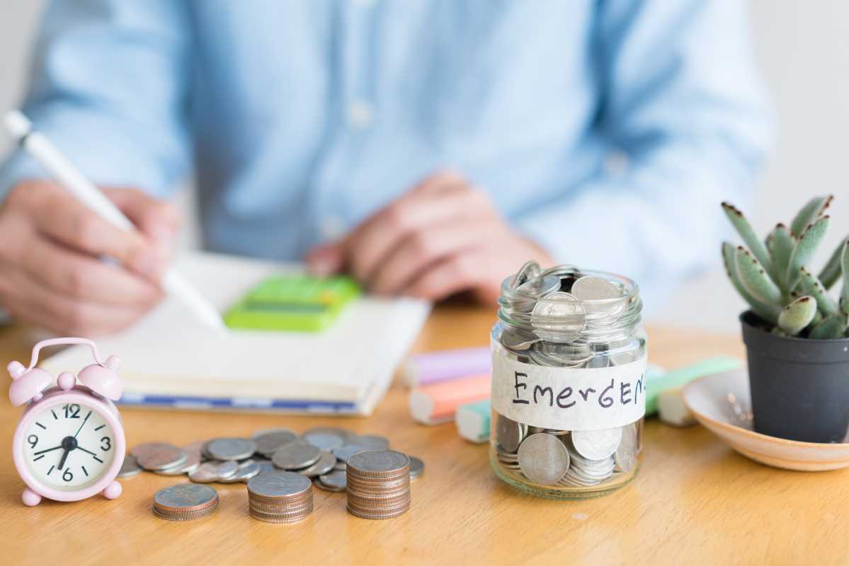 7 Practical Ways to Build an Emergency Fund in Early Career Stages